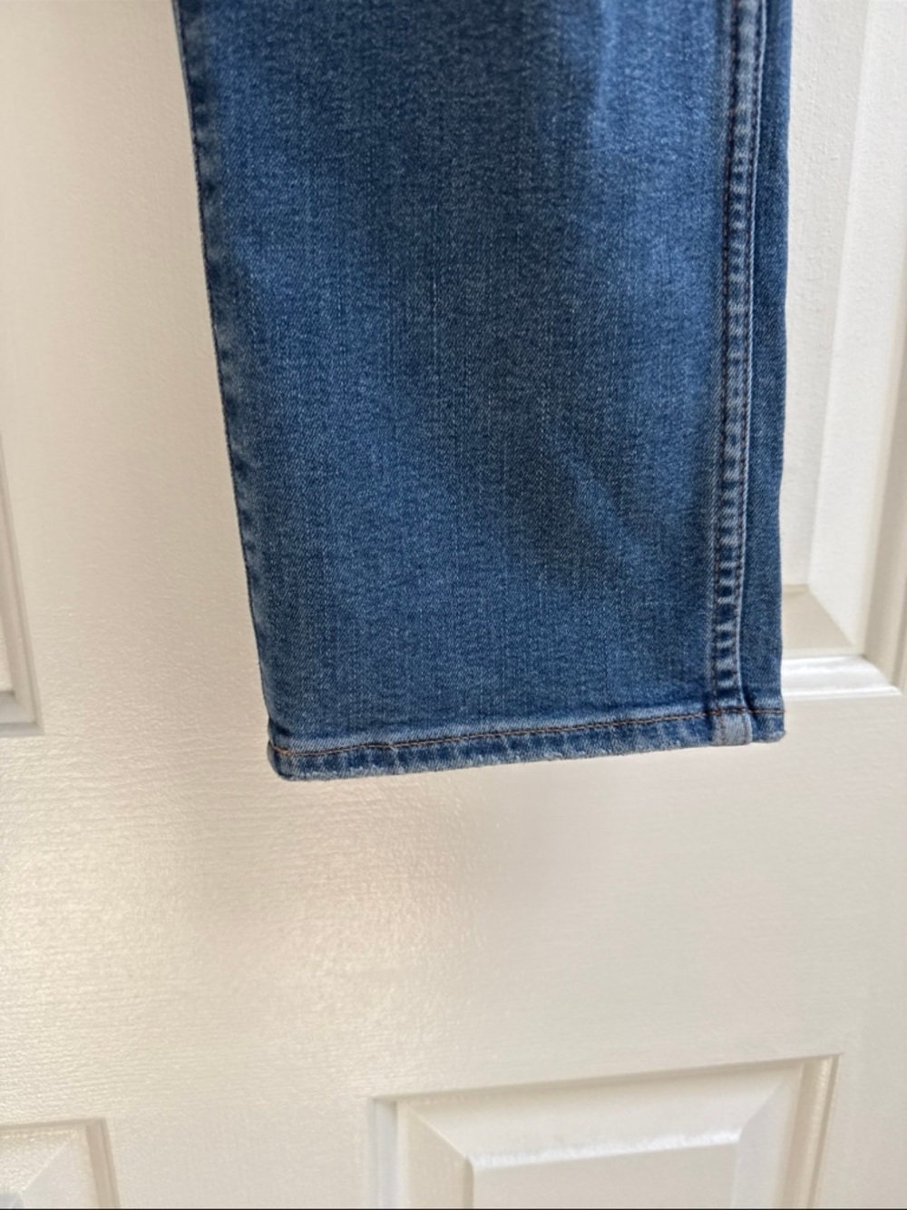 Madewell Classic Women's Blue Jeans - Picture 3 of 6